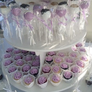 Wedding cake pops and wedding cup cakes